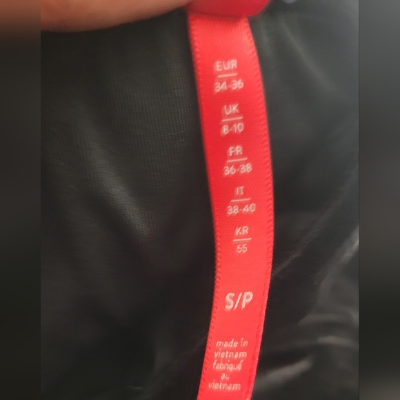 Spanx Velvety Leggings Size Small - Picture 4 of 8